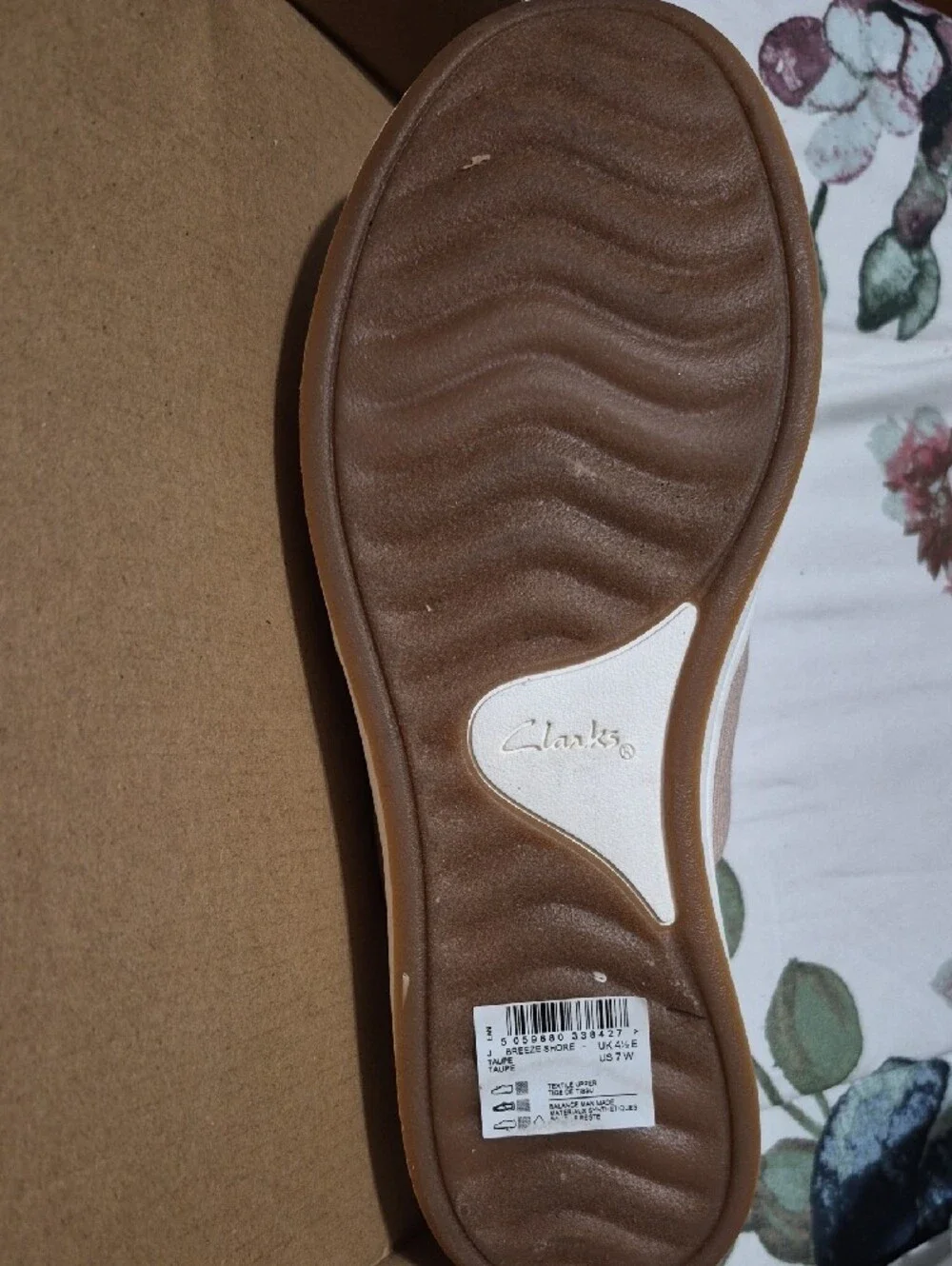 Clarks  Slip-On Loafer in Light Beige Canvas